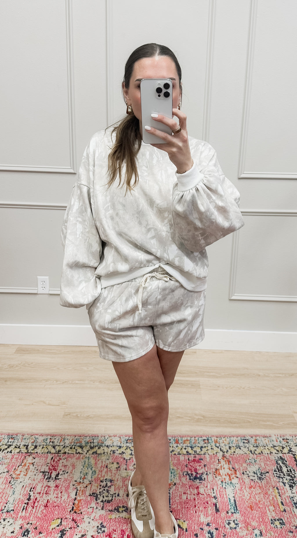 light leaf print shorts set