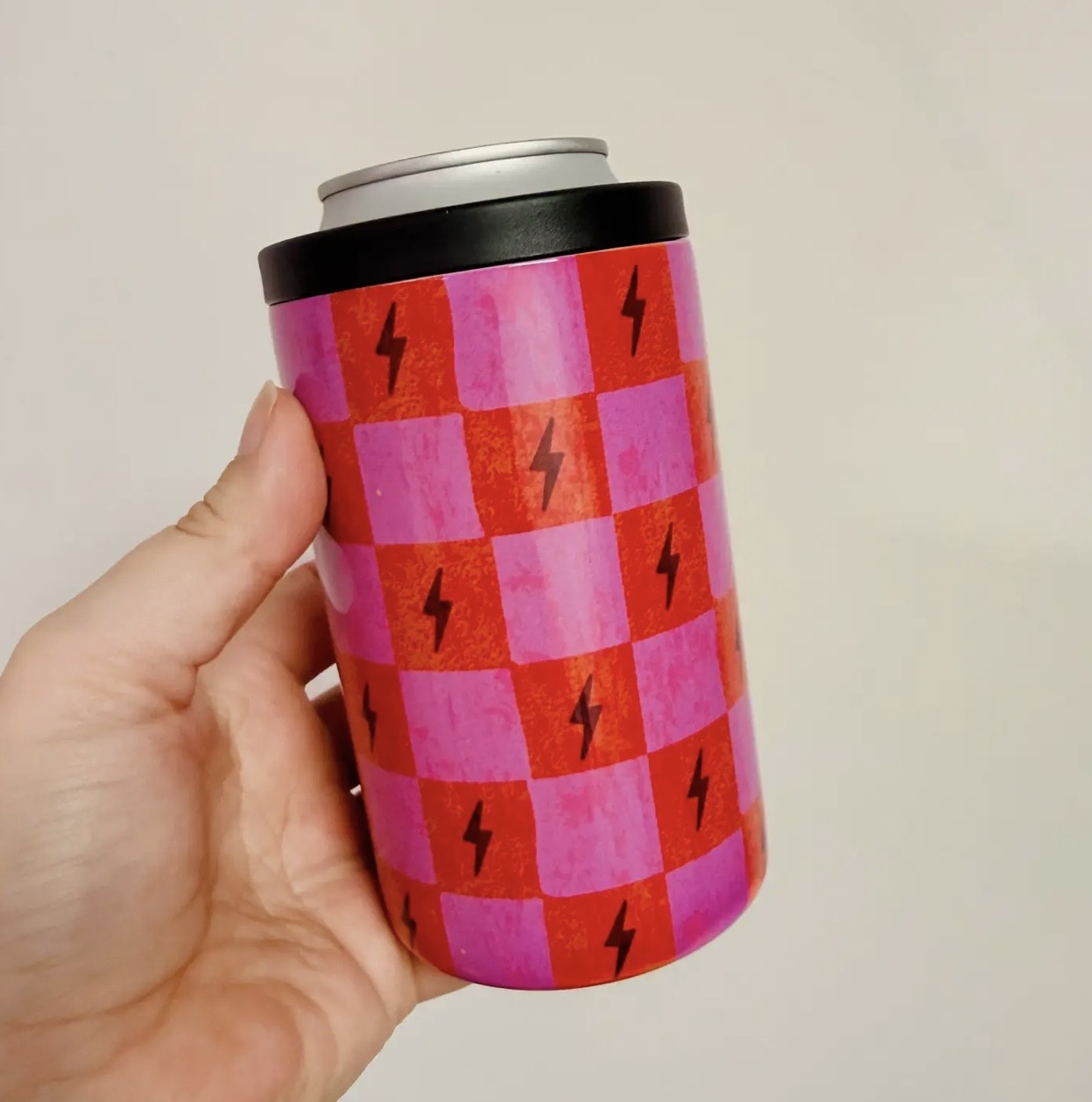 12oz pink lightening bolts can cooler