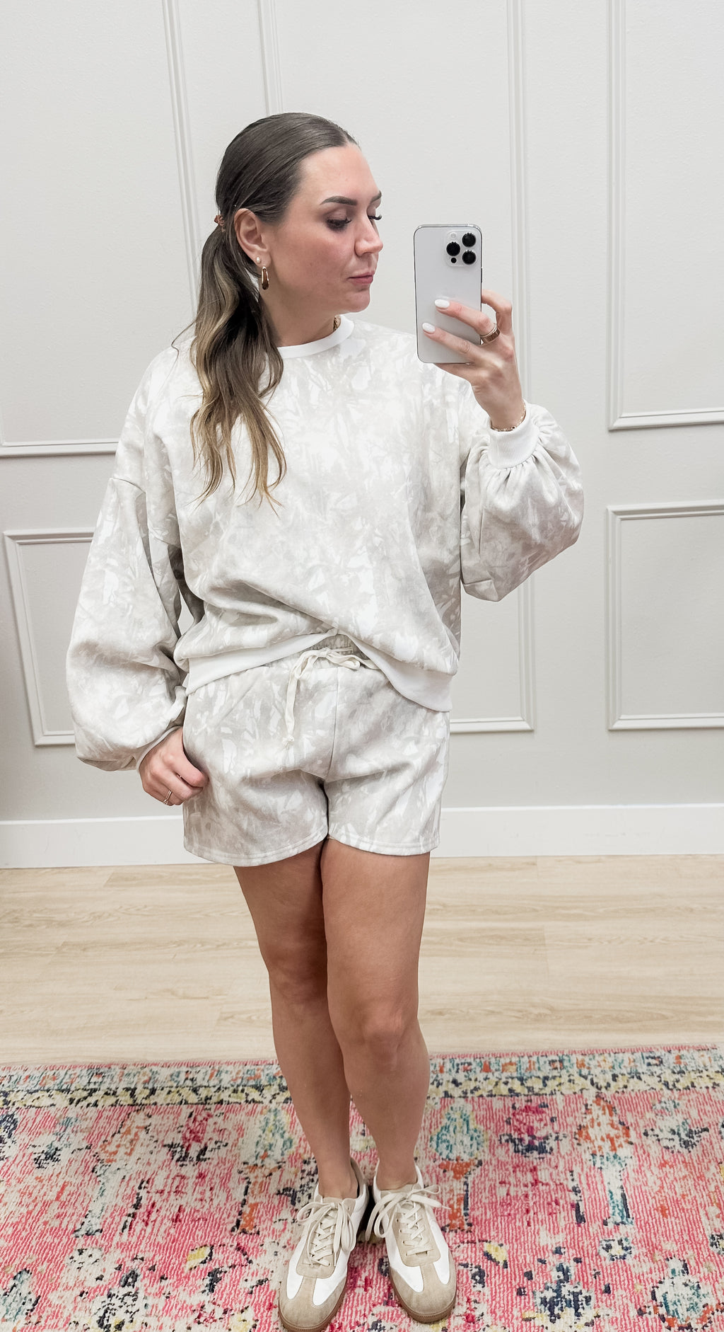 light leaf print shorts set
