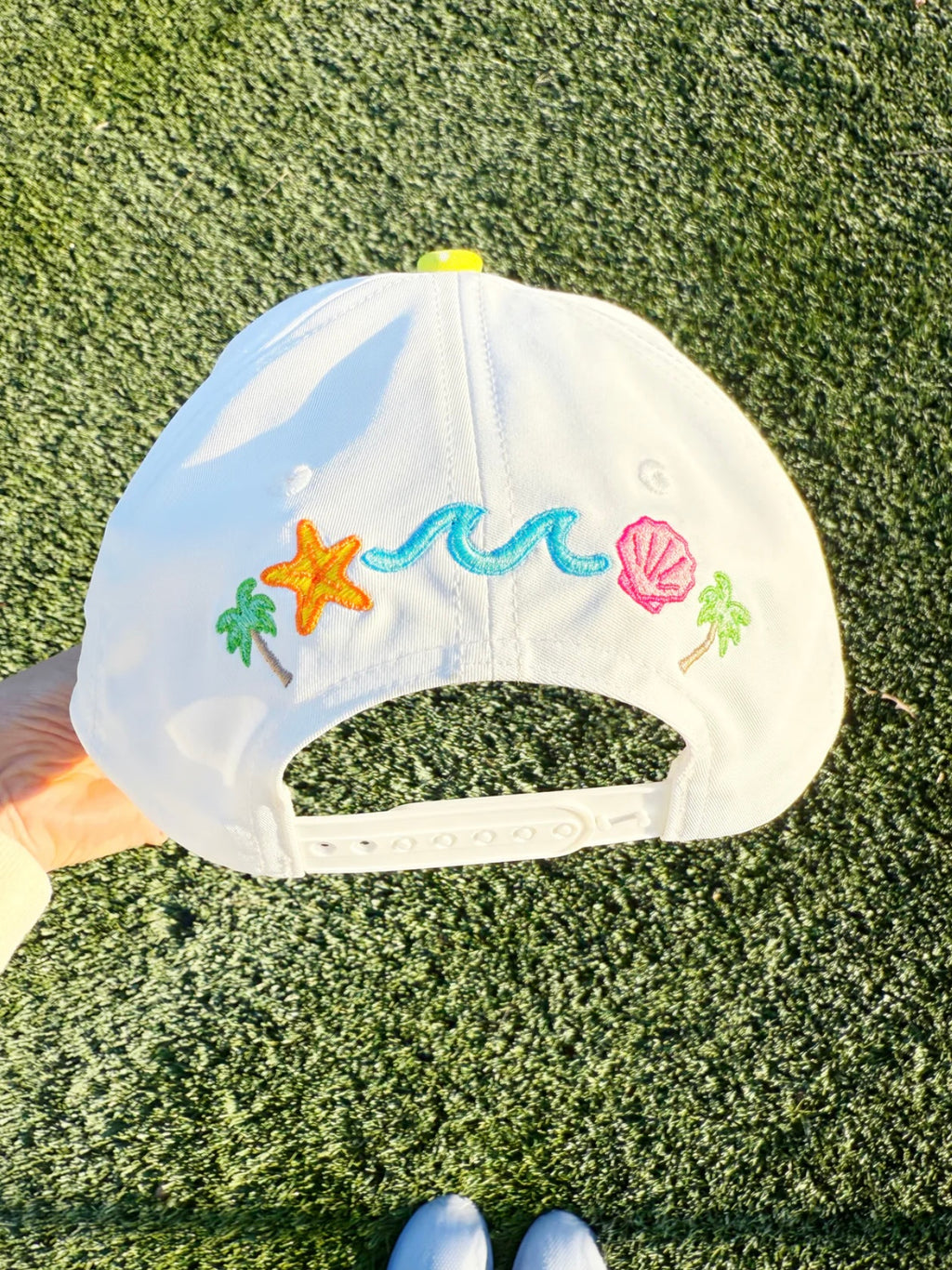it’s a good day vacay trucker hat
